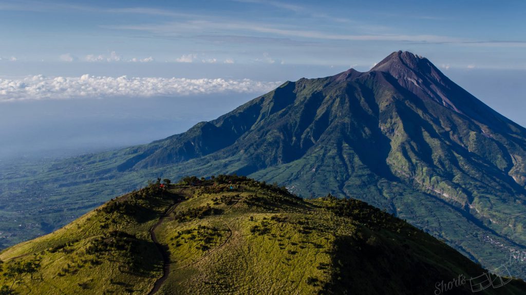 climbing merbabu, climbing merbabu on your own, climbing merbabu without guide, merbabu or merapi, merbabu hike, marbabu how to hike, merbabu how to climb